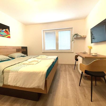 צ'רקנו Apartments And Rooms Pri Baslju מראה חיצוני תמונה