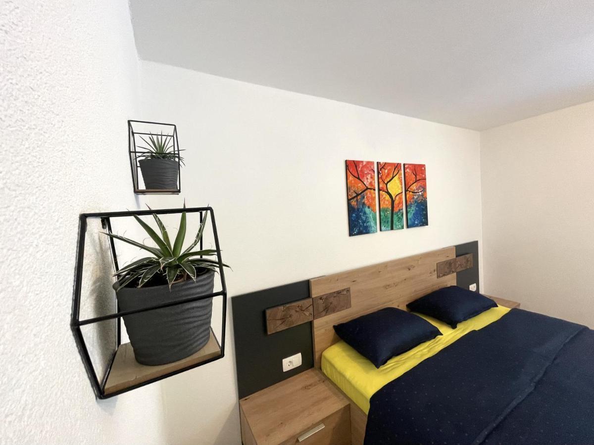 צ'רקנו Apartments And Rooms Pri Baslju מראה חיצוני תמונה